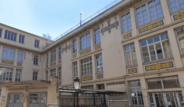 Lyon : en plein soleil, cette cour d'école sur le toit provoque l'inquiétude des parents