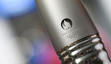 les maires des communes impliquées reçoivent leurs torches olympiques