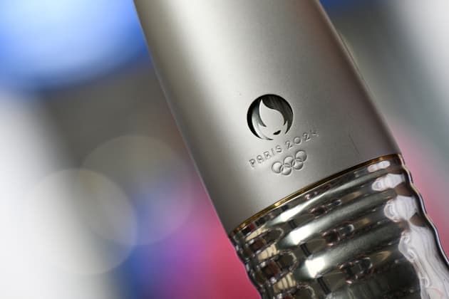 les maires des communes impliquées reçoivent leurs torches olympiques