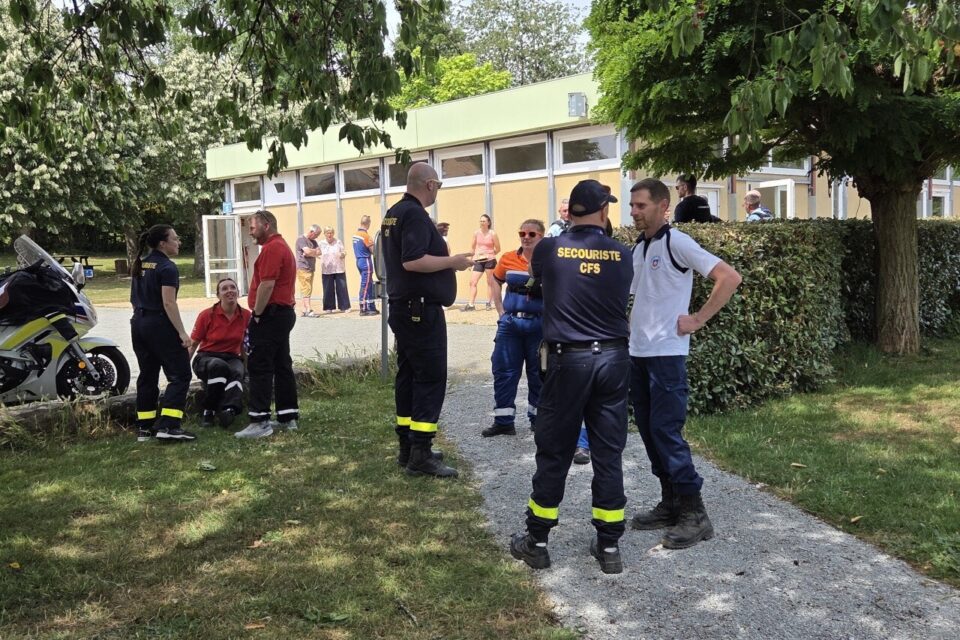 La salle des fêtes de Degré accueille les blessés légers.