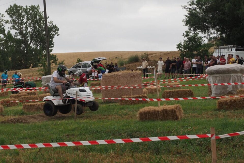 Certains engins ont fait l'objets de modifications plus ou moins importantes afin de décrocher la victoire tant convoité lors du challenge tondeuse de Beauville en Haute-Garonne.
