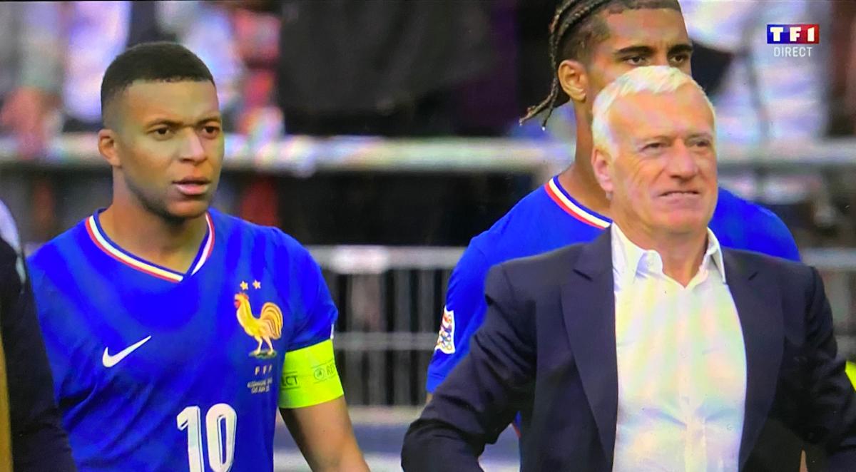 France-Allemagne (Ligue des Nations) - "C'est un match de foot ou de boucher ?", "Catastrophique", "On est bien nuls" : les Bleus de Mbappé critiqués par les internautes malgré leur victoire face à l'Allemagne