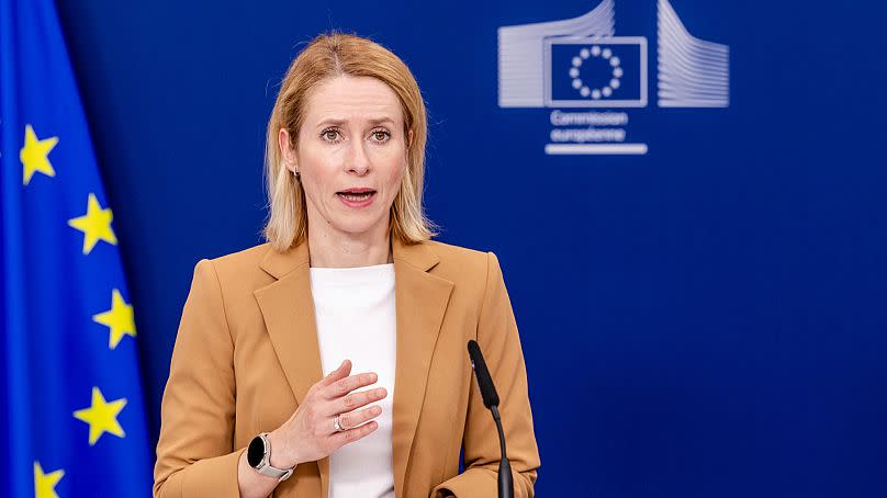 La chef de la politique étrangère de l'Union européenne, Kaja Kallas, s'adresse aux médias au siège de l'UE à Bruxelles, le mardi 10 juin 2025.