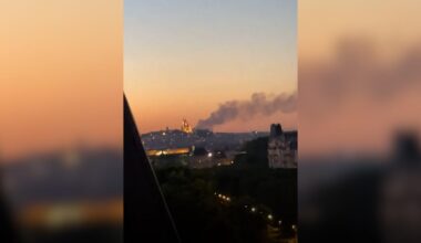 les images de l’important panache de fumée