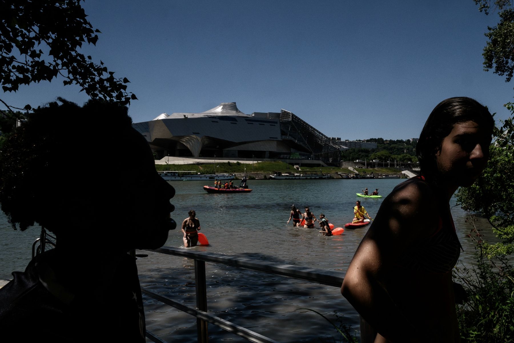 Des personnes se baignent à Lyon le 29 juin 2025