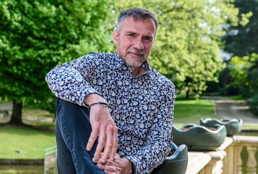 "Pendant l'écriture, je pense surtout à la réaction des amateurs de thrillers"