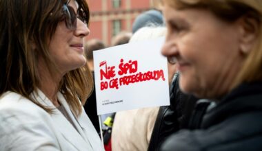 Pendant le dernier meeting de campagne du candidat centriste Rafal Trzaskowski, le 30 mai 2025 à Gdansk (MATEUSZ SLODKOWSKI)
