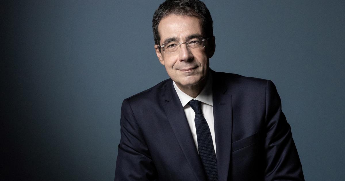 Darius Rochebin au «20 Heures» de France 2 ? «Il semble qu’il ait bel et bien fermé la porte»