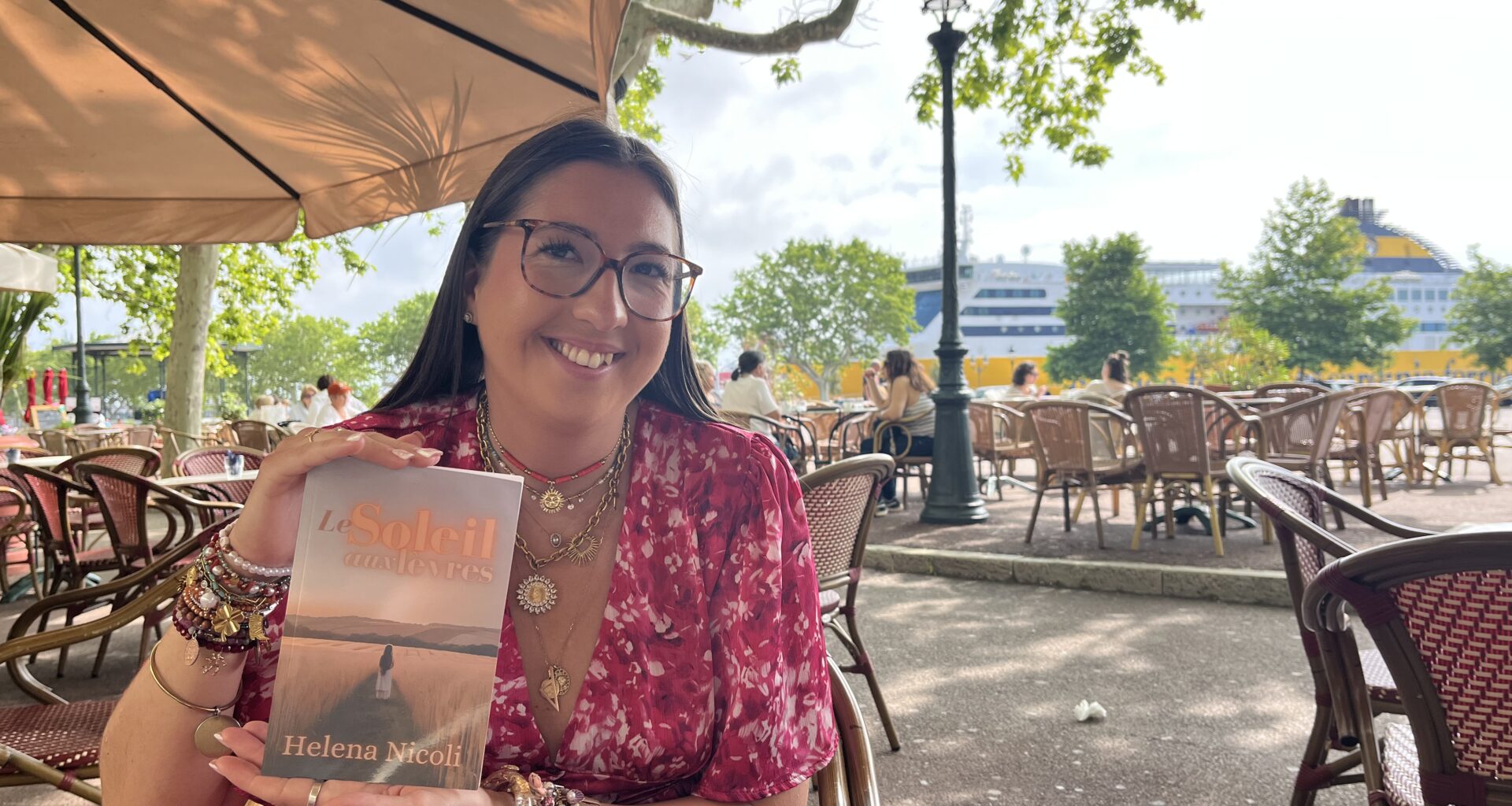 « Soleil aux lèvres » : dans son premier livre, l’autrice Bastiaise Helena Nicoli de 26 ans, raconte le deuil, le viol et la résilience