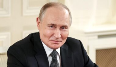 Vladimir Poutine se dit prêt à rencontrer Volodymyr Zelensky à la fin des négociations