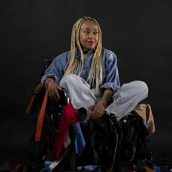 Sakina M’Sa, pionnière française de la mode durable, revient à la Fashion Week avec son label M/SA