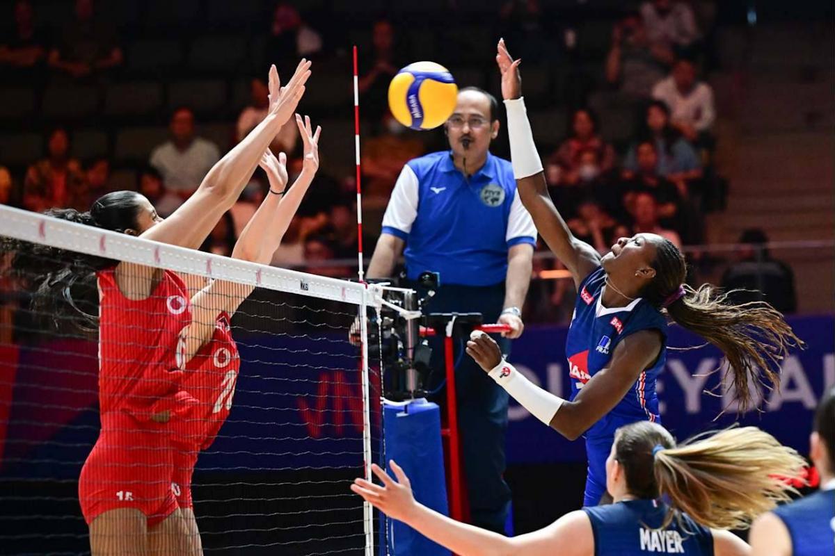 La France battue d'entrée par la Turquie en ouverture de la Ligue des nations de volley-ball - L'Équipe