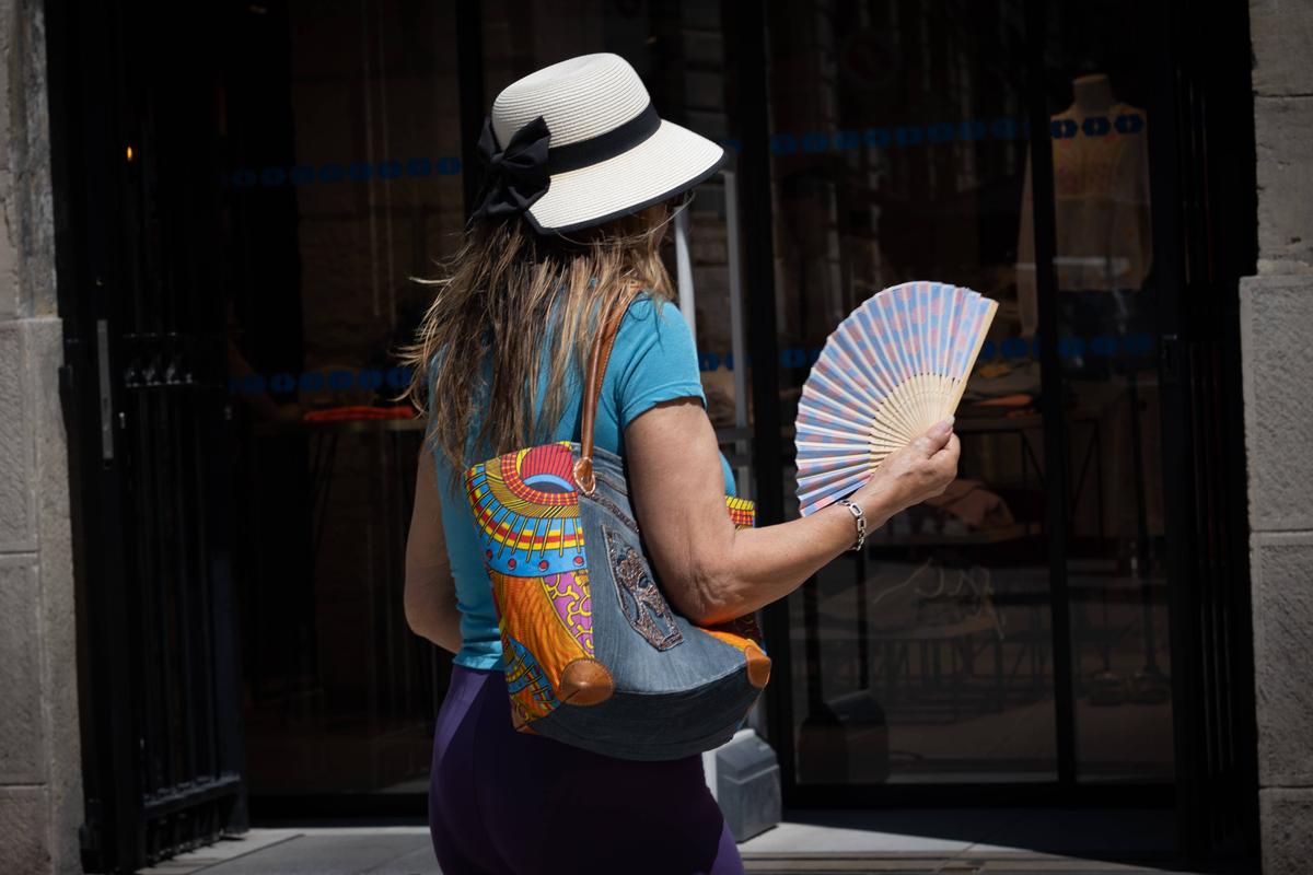La canicule s’intensifie, la quasi-totalité de la France assommée par la chaleur