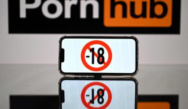 En France, les sites pornographiques vont au bras de fer avec le gouvernement