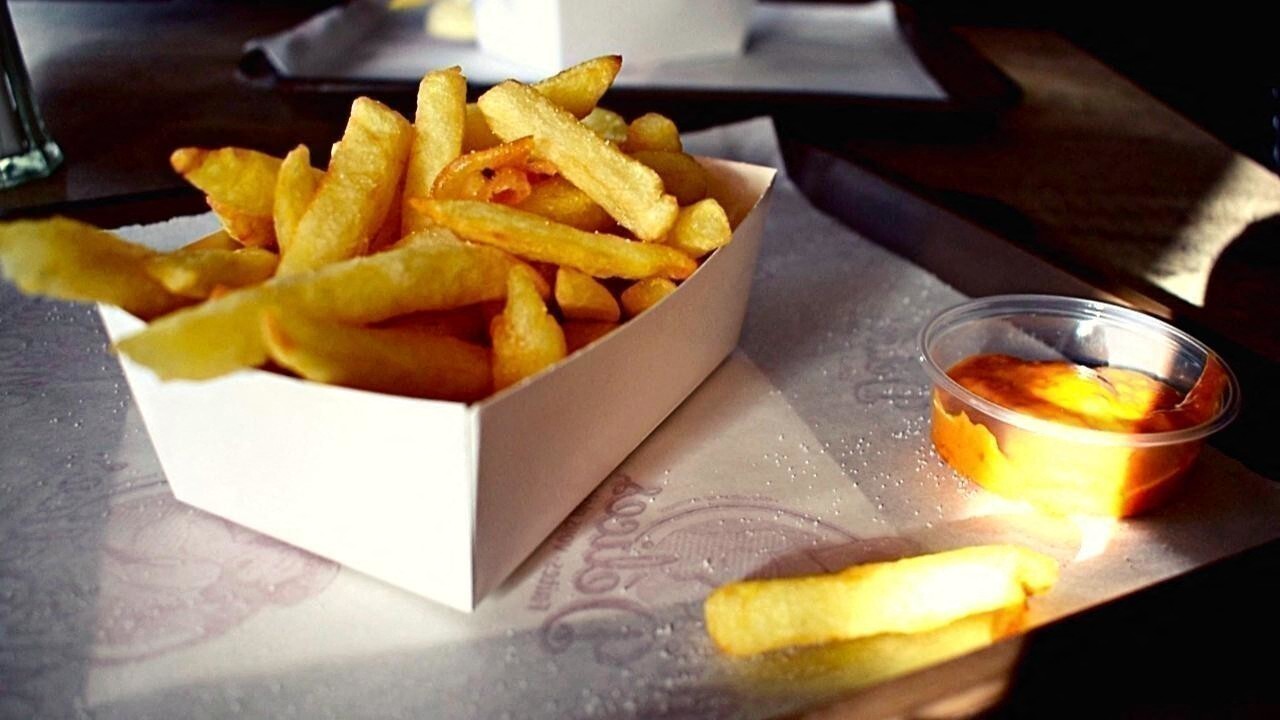 Insolite. Ce samedi à Lille, faites-vous offrir des frites par... la Schtroumpfette !