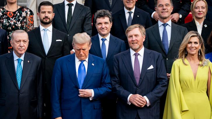 En route vers l’Otan, Donald Trump a déconcerté ce mardi 24 juin ses alliés, en restant évasif sur son engagement à les défendre.