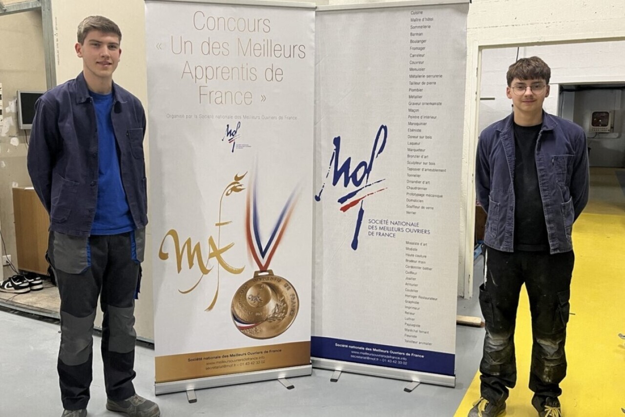 deux jeunes lycéens près de Rouen en route pour la finale nationale