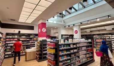 la pharmacie de la Déesse déménage et triple sa surface