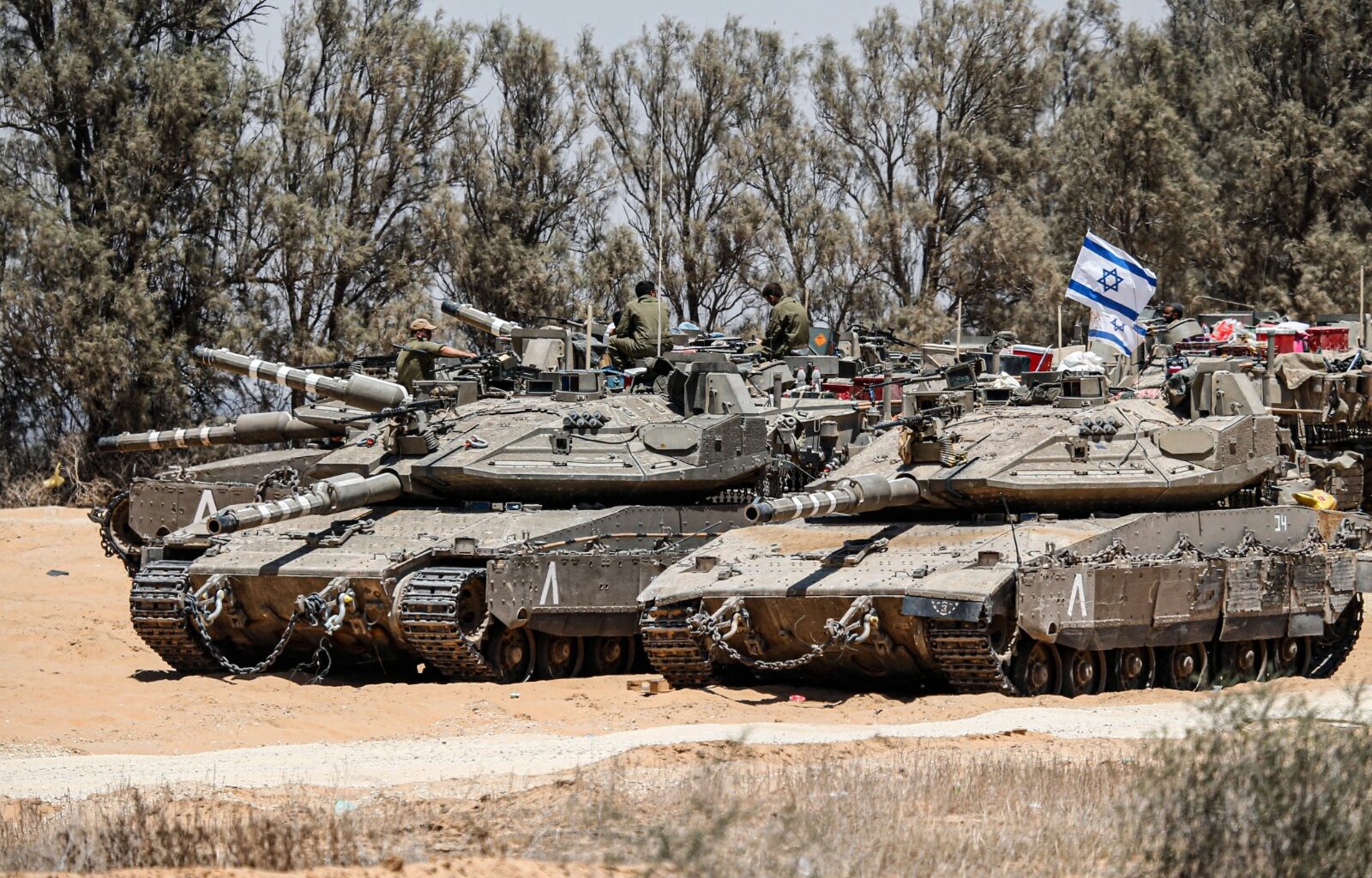 Canons, munitions, chars… Pendant le génocide à Gaza, l’Europe et la France fournissent des armes à Israël