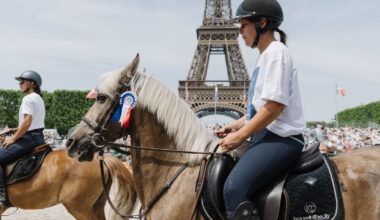 Avec les 90 cavaliers qui ont arpenté les rues de Paris jusqu’à la tour Eiffel : « J’en ai la chair de poule »