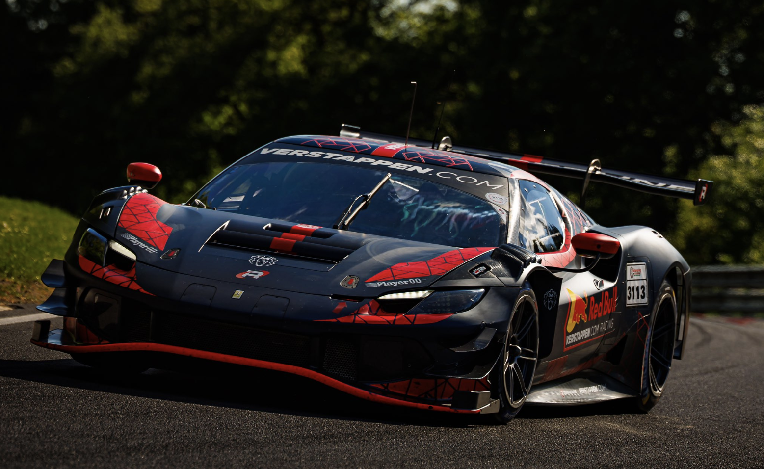 Franz Hermann (alias Verstappen) impressionne le pilote de cette Porsche : « Rarement aussi heureux de me faire doubler »