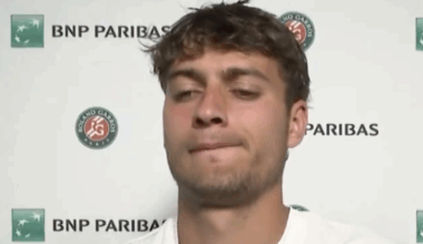 Roland Garros > Cobolli sur Zverev, qui l'a battu au 3e tour : "À la fin du match, il m'a serré dans ses bras comme un grand frère en me disant que je méritais ce que j'avais accompli ces dernières semaines et que je devais continuer comme ça"