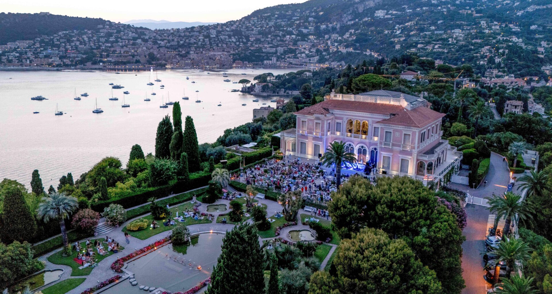 Thomas Dutronc et Angélique Kidjo cet été aux Nocturnes de la Villa à Saint-Jean-Cap-Ferrat