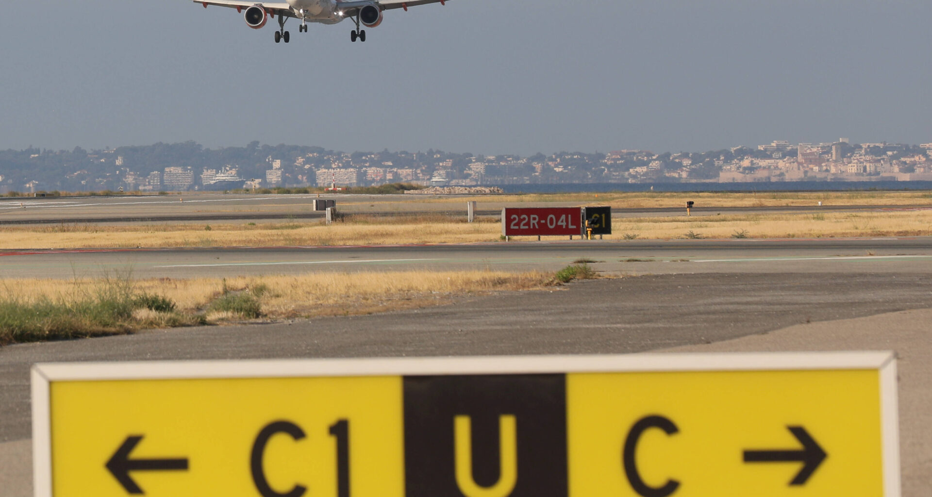 "Nous essayons de réduire notre impact sur l’environnement": les aéroports de la Côte d’Azur tentent de faire figure d’exemple en limitant leur pollution