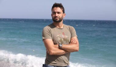 "Aller loin, au large, dans le noir, au milieu de nulle part" : il filme une vie subaquatique insoupçonnée en Méditerranée