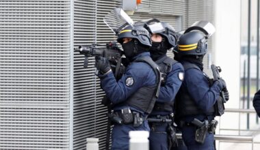 Une centaine de policiers, le RAID et la CRS 81 en renfort, des armes et du cash saisis... Ce que l’on sait sur le vaste coup de filet anti-stups mené à Nice et dans sa région