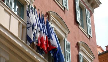 Christian Estrosi peut-il être contraint de retirer le drapeau israélien du fronton de la mairie de Nice?