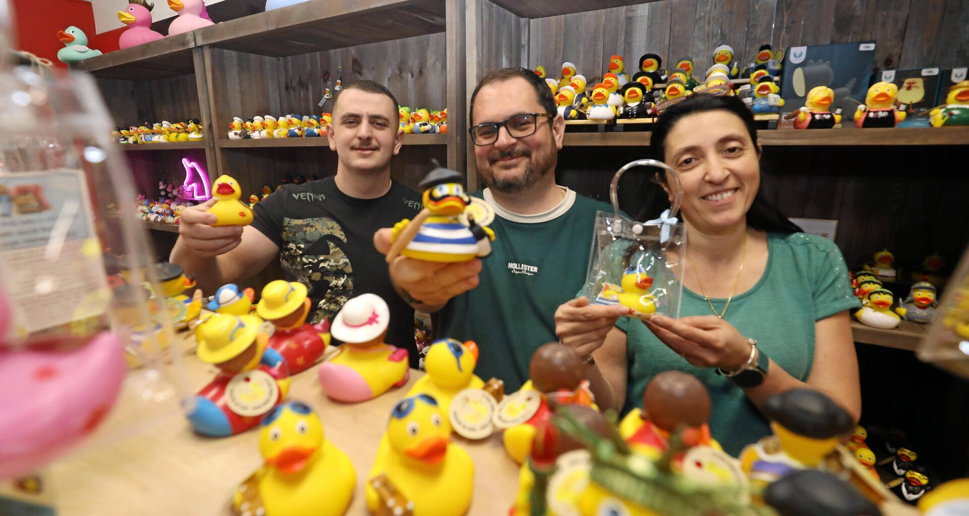 Cette boutique de Nice s'est spécialisée dans la vente de canards de bain... et elle cartonne