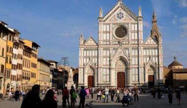 Italie : un visiteur endommage une œuvre exposée dans un musée en prenant un selfie