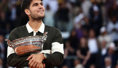 Carlos Alcaraz renverse Jannik Sinner au terme de la plus longue finale de l’histoire du tournoi – Libération