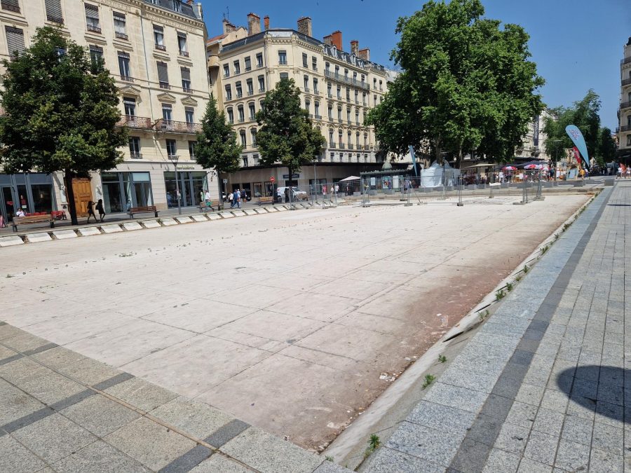 Lyon. Malgré la canicule, la fontaine République est à sec -