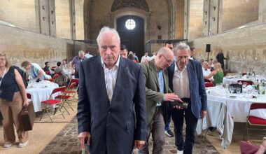 « C’est émouvant » : quarante ans après, 250 fans sur les traces de James Bond à Chantilly