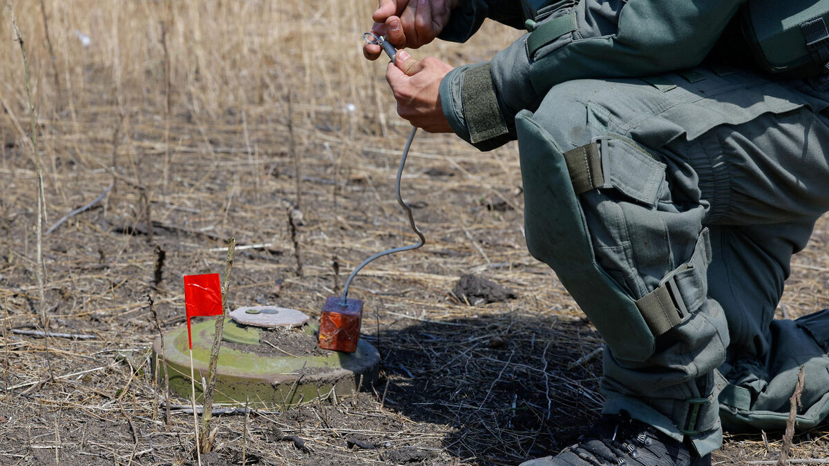 Guerre en Ukraine : 5 minutes pour comprendre pourquoi Zelensky veut faire demi-tour sur les mines antipersonnel