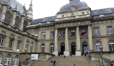 La panne électrique persiste au palais de justice de Paris, les fortes chaleurs à l’origine du black-out
