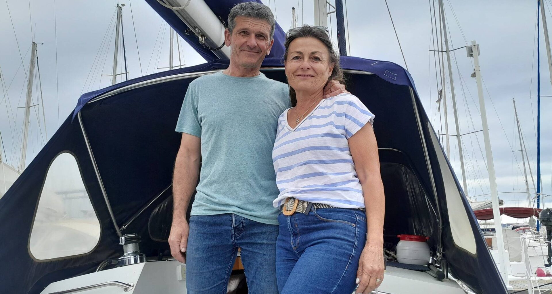 "Le but, c’était de partir...": ces Varois vivent sur leur bateau à l'année à Bandol, ils racontent ce quotidien hors du commun