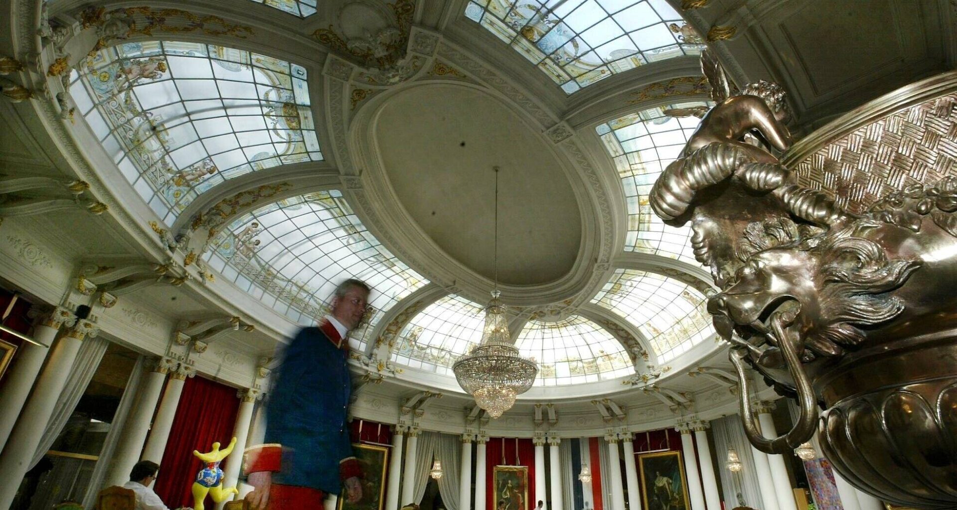Sommet de l'Océan à Nice: une table de 24 mètres créée sur mesure pour accueillir 60 chefs d'Etat au Negresco