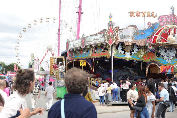 Paris, France
Jeudi 29 mai 2025

Foire du Trône 2025

Le forains font une opération spéciale pendant deux jours. Les prix des attractions sont en promo, ils esperent faire revenir un public de moins en moins nombreux.
LP/Olivier Arandel