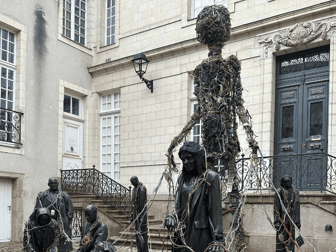 L'Absurdistan Gloria Friedmann
