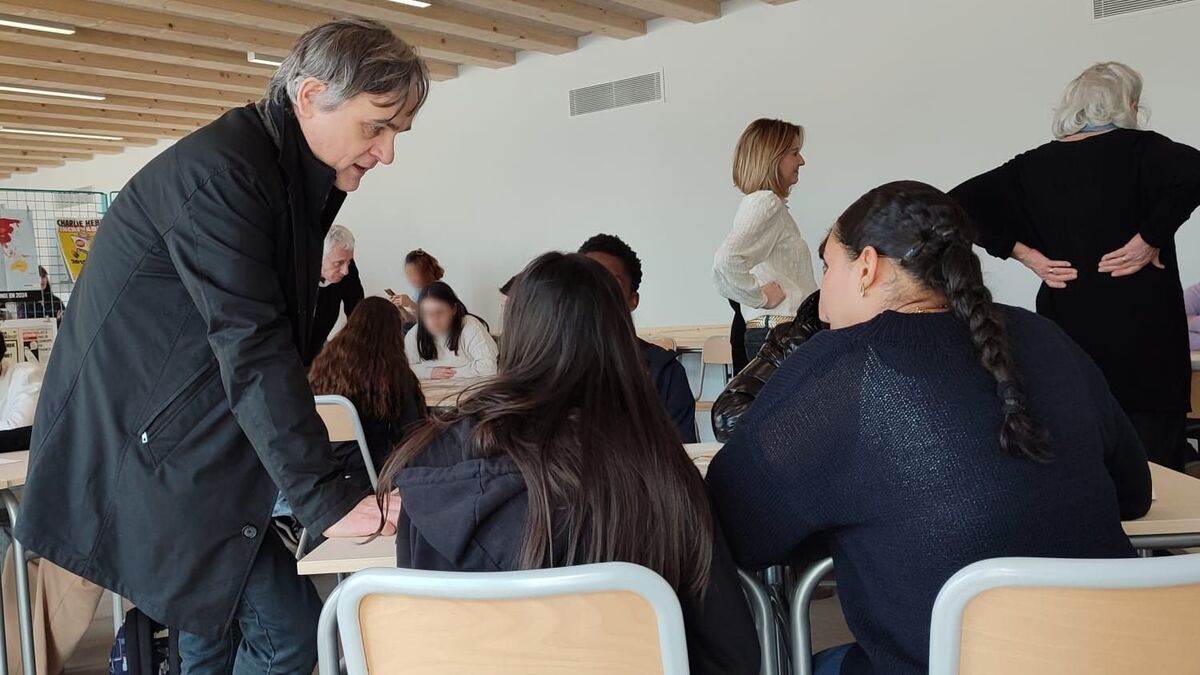 Laïcité, liberté d’expression… Comment un concours de caricatures fait réfléchir les ados en Île-de-France