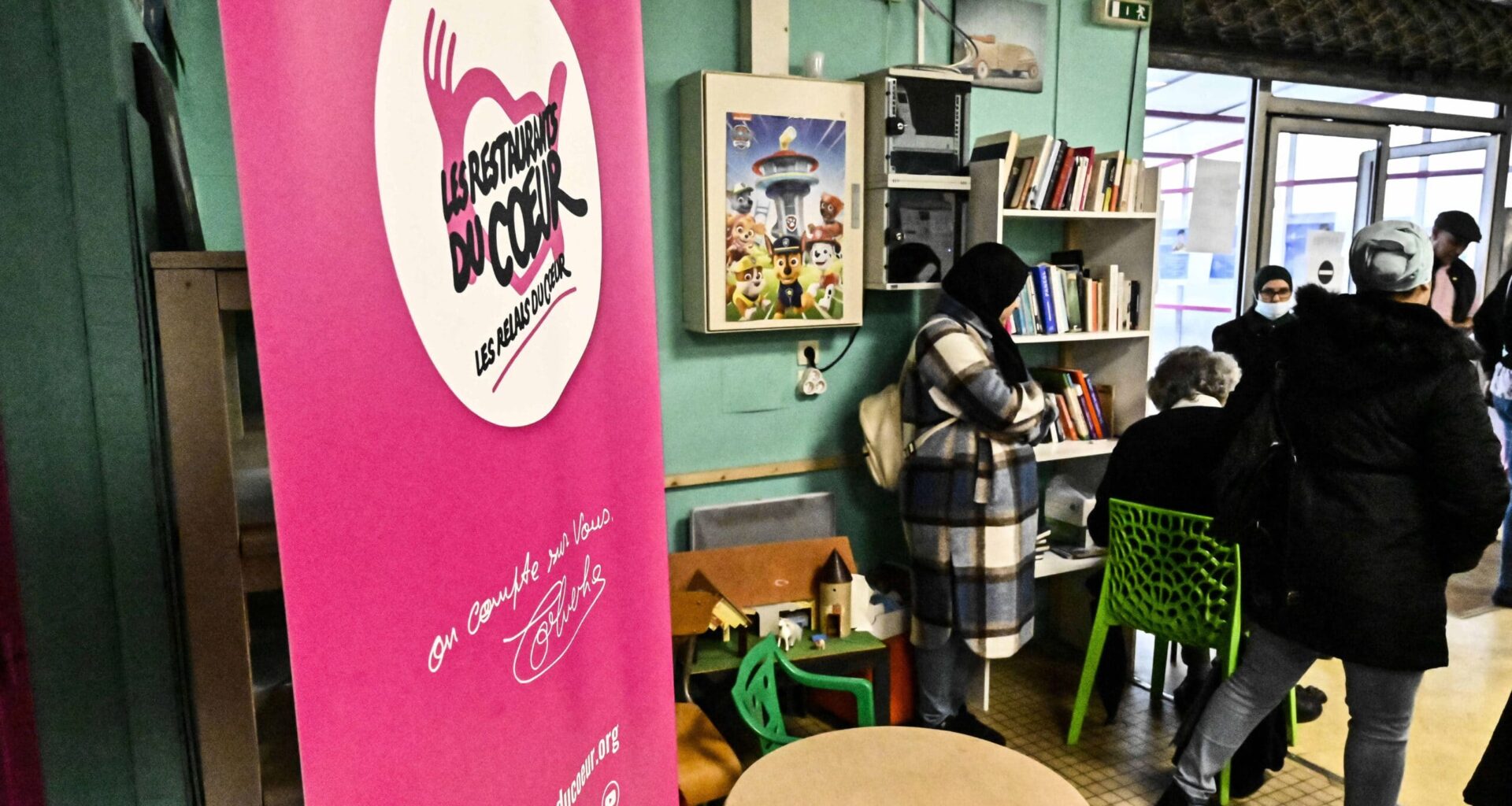 Les Restos du cœur : les chanteurs laissent place aux humoristes, une révolution annoncée