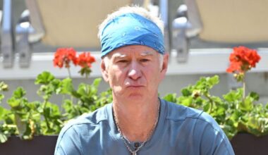 Roland Garros, ATP > John McEnroe tranche définitivement entre Carlos Alcaraz et Jannik Sinner : "Il est le seul joueur pour lequel je paierais un billet"