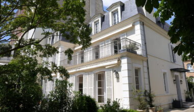 « Je serais prêt à mettre le prix » : à Neuilly, l’hôtel particulier des Tapie fait déjà rêver avant sa vente