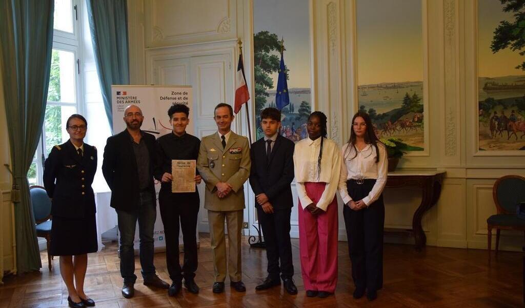 Héroïsme pendant la Seconde Guerre mondiale : des classes de défense de l’ouest distinguées