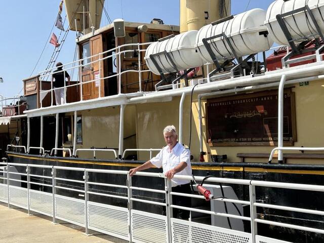 photo l’hydrograaf, dernier bateau à vapeur de la marine royale des pays-bas. il a fait escale quelques jours à paimboeuf avant de partir ce mercredi 11 juin à saint-nazaire.  ©  ouest-france