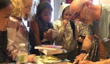 « Ça me donne envie d'écrire des livres » : à Vannes, 700 élèves découvrent le métier - Maville