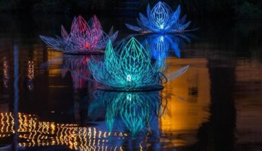 C’est quoi cette installation flottante et lumineuse, visible tout l’été, près de Nantes ?